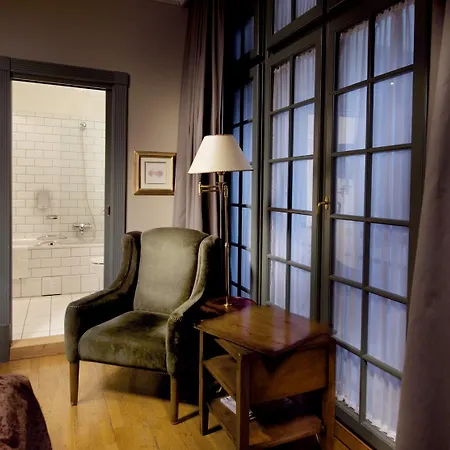 Hotell Bastion 4*