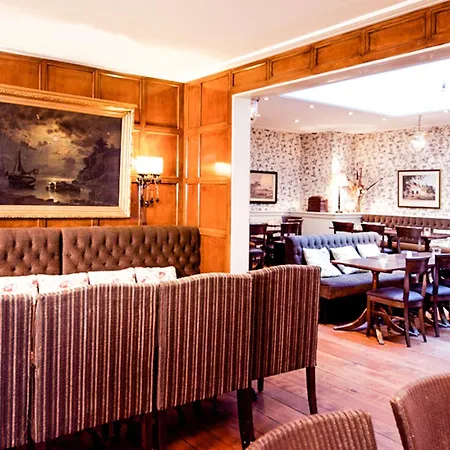 Hotell Bastion 4*